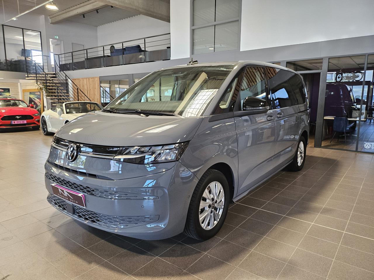 VOLKSWAGEN MULTIVAN