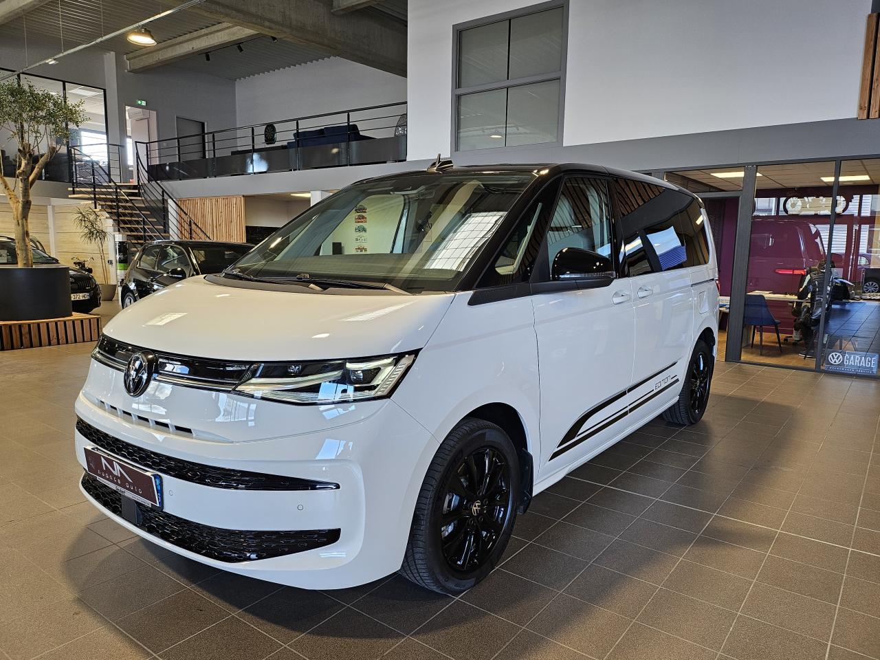 VOLKSWAGEN MULTIVAN